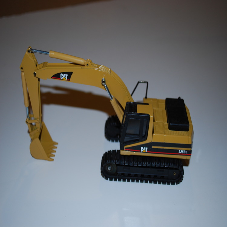 Cat 325BL excavator